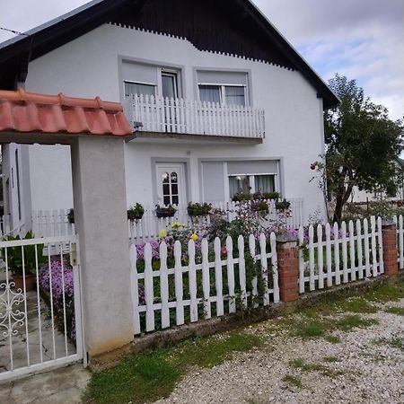 Hotel Sobe Za Nocenje Gospić Exterior foto